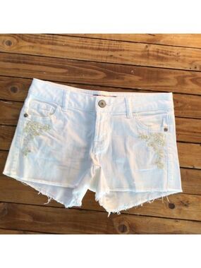MAKERS of true originals jeans mini  shorts white embroidered denim 26 sexy low